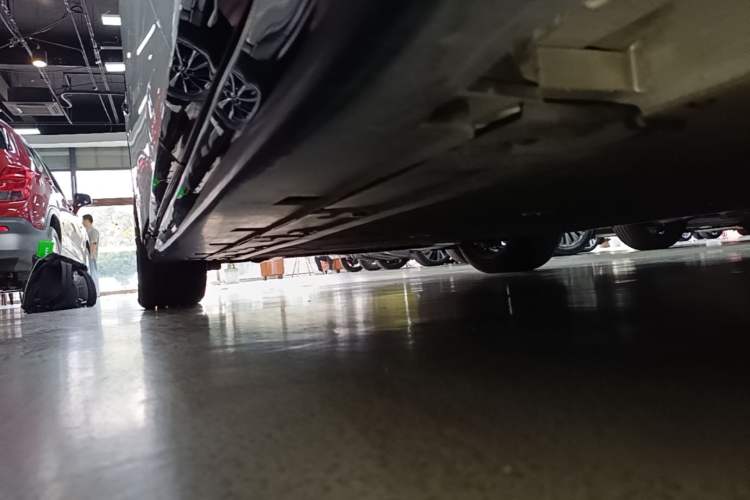 Used Avatr 06 2025 Ultra Pure Electric Edition Left Side Sill