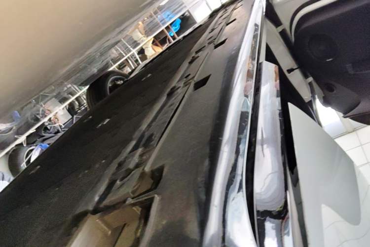 Used Avatr 06 2025 Ultra Pure Electric Edition Left Side Sill