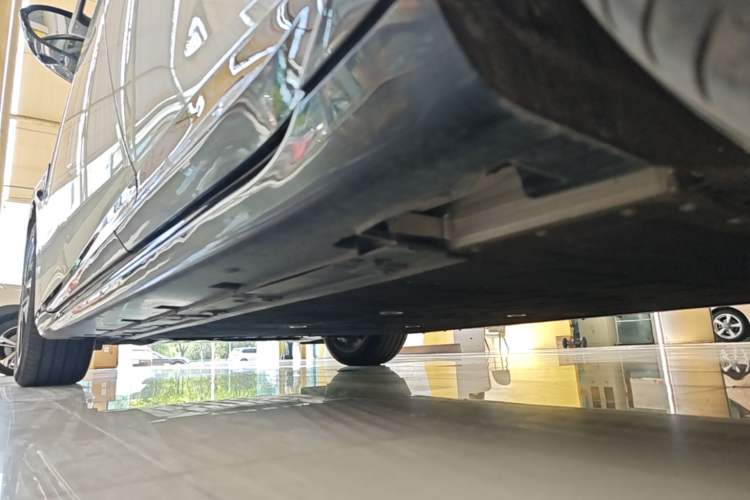 Used Avatr 06 2025 Ultra Pure Electric Edition Left Side Sill