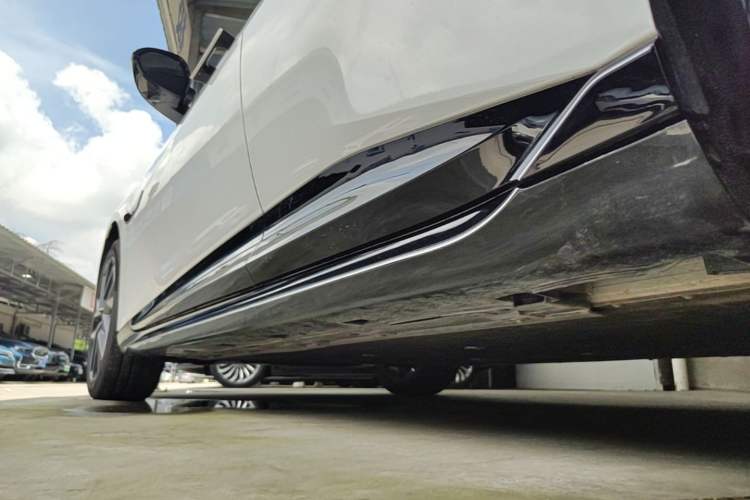 Used Avatr 06 2025 Ultra Pure Electric Edition Left Side Sill