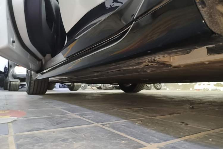 Used Avatr 06 2025 Ultra Pure Electric Edition Left Side Sill