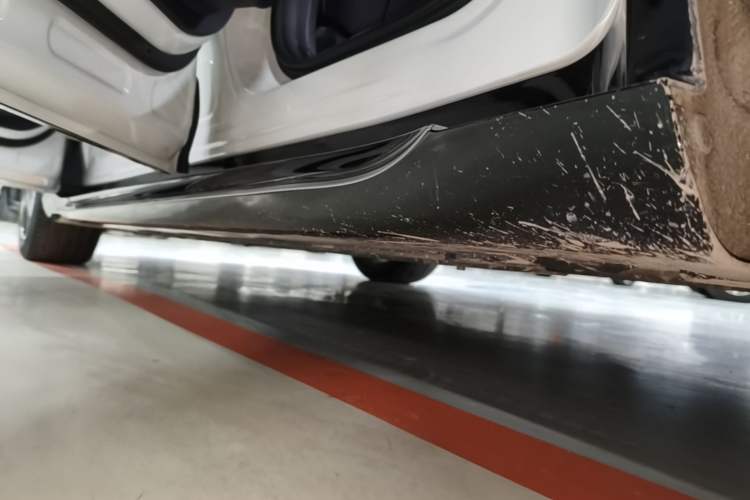 Used Avatr 06 2025 Ultra Pure Electric Edition Left Side Sill