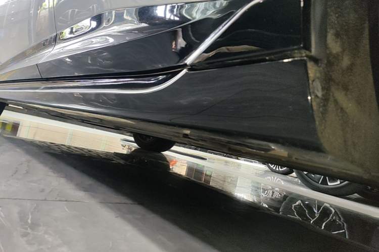 Used Avatr 06 2025 Ultra Pure Electric Edition Left Side Sill
