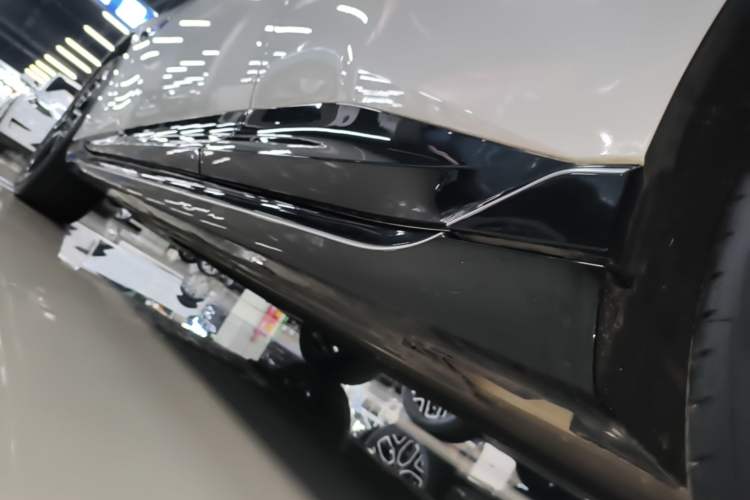 Used Avatr 06 2025 Ultra Pure Electric Edition Left Side Sill