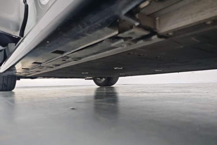 Used Avatr 06 2025 Ultra Pure Electric Edition Left Side Sill