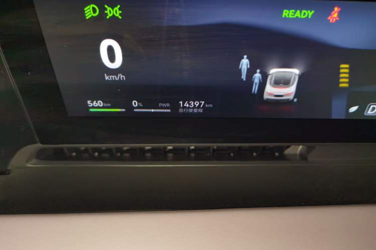 Used Avatr 06 2025 Pro All-Electric Version Odometer Close Up