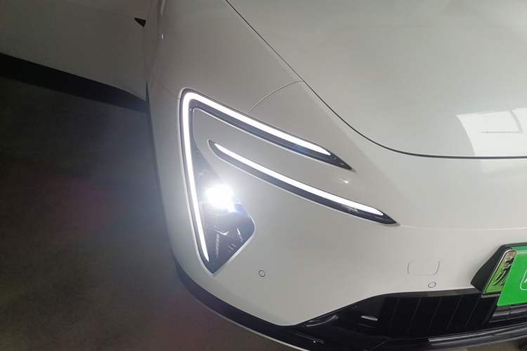 Used Avatr 06 2025 Max All-Electric Version Right Front Headlight