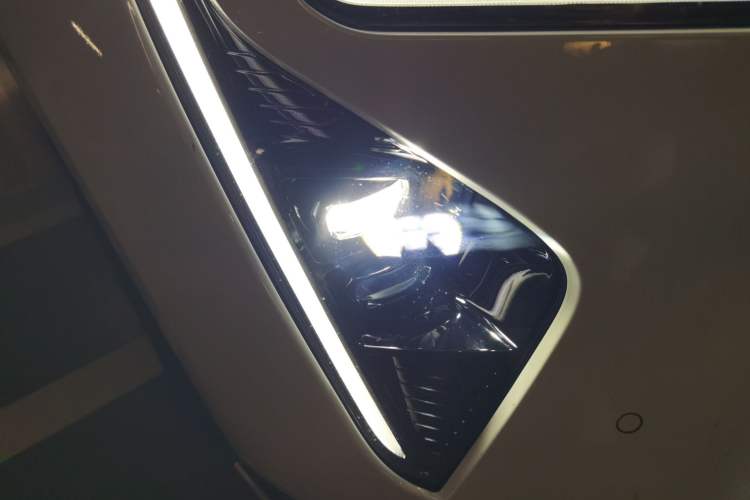 Used Avatr 06 2025 Pro All-Electric Version Right Front Headlight