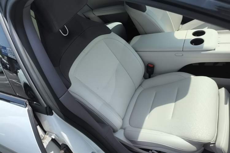 Used Avatr 06 2025 Max All-Electric Version Right Front Seat