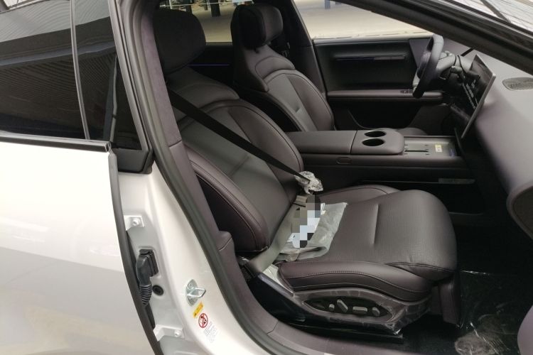 Used Avatr 06 2025 Ultra Pure Electric Edition Right Front Seat