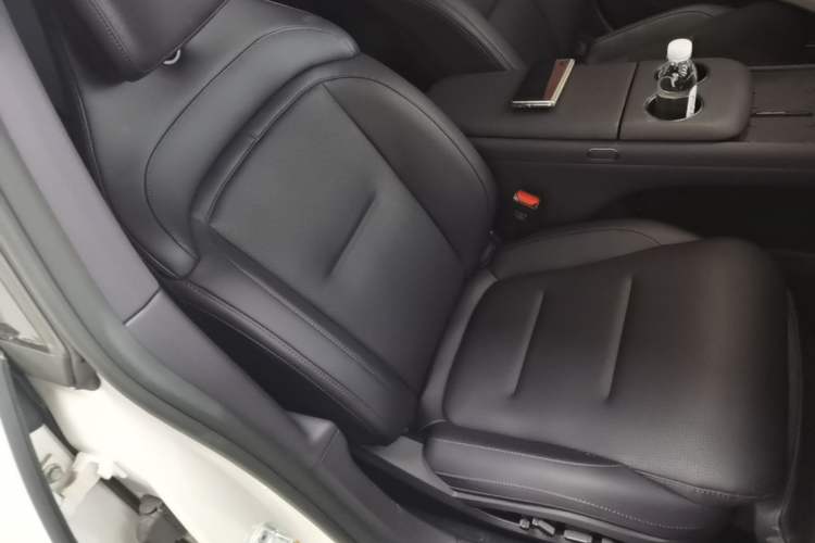 Used Avatr 06 2025 Ultra Pure Electric Edition Right Front Seat