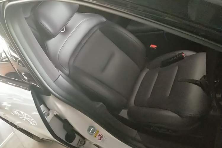 Used Avatr 06 2025 Ultra Pure Electric Edition Right Front Seat