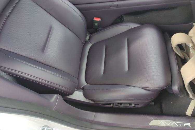 Used Avatr 06 2025 Ultra Pure Electric Edition Right Front Seat