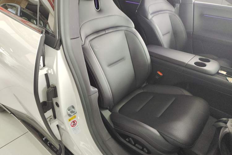 Used Avatr 06 2025 Ultra Pure Electric Edition Right Front Seat
