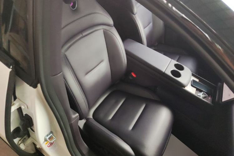Used Avatr 06 2025 Ultra Pure Electric Edition Right Front Seat