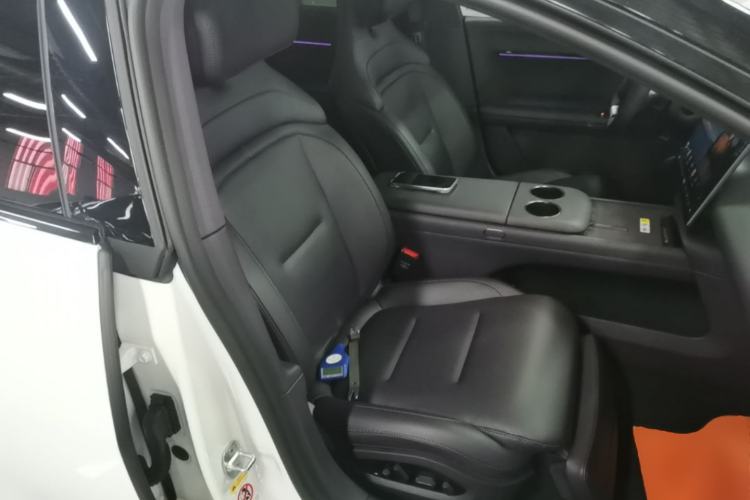 Used Avatr 06 2025 Ultra Pure Electric Edition Right Front Seat