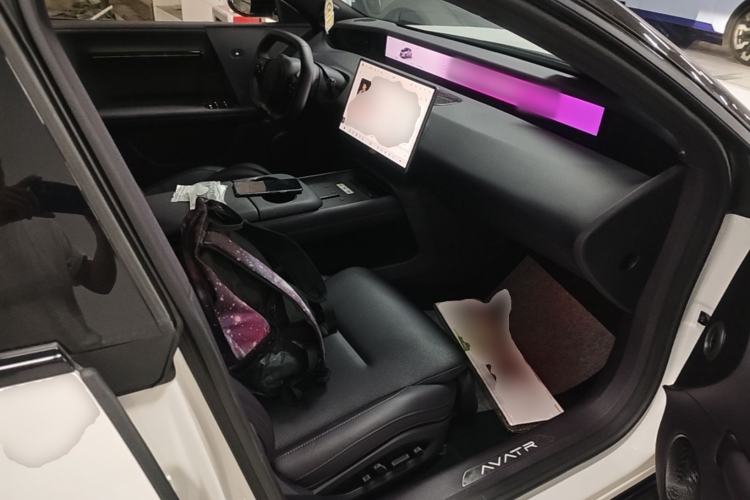 Used Avatr 06 2025 Ultra Pure Electric Edition Right Front Seat