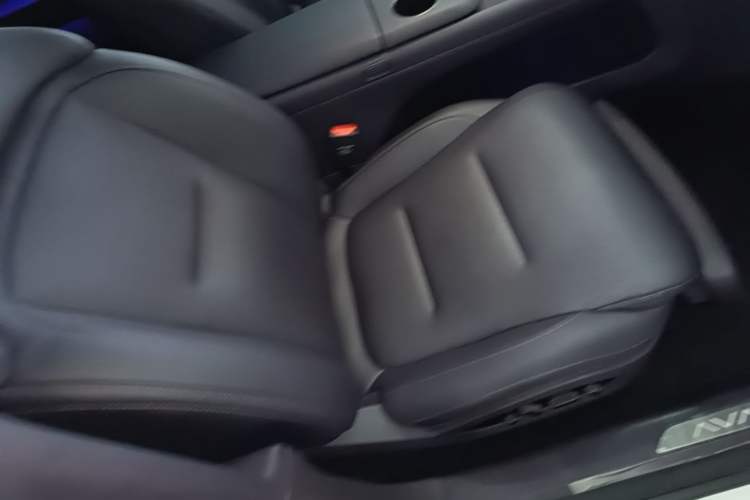 Used Avatr 06 2025 Ultra Pure Electric Edition Right Front Seat