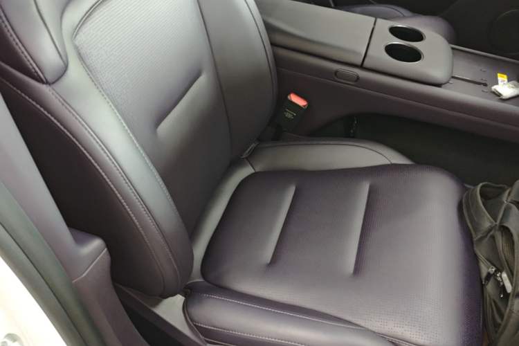 Used Avatr 06 2025 Ultra Pure Electric Edition Right Front Seat