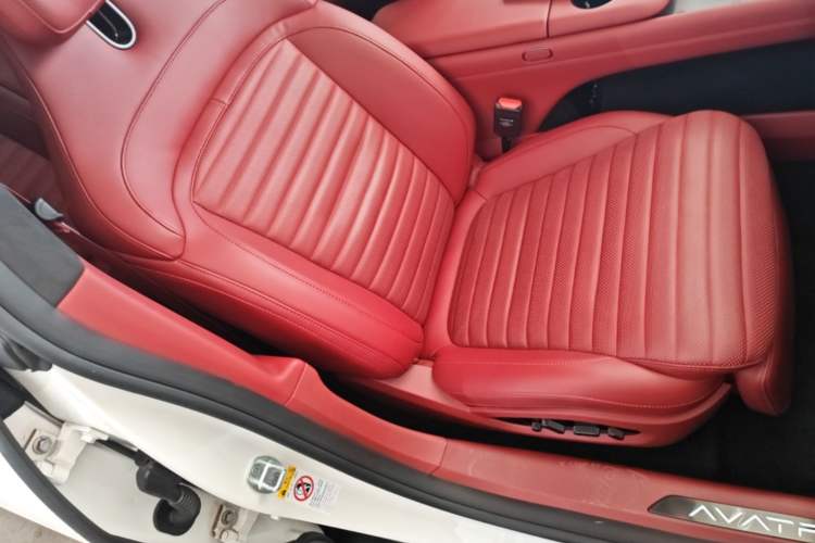 Used Avatr 06 2025 Ultra Pure Electric Edition Right Front Seat