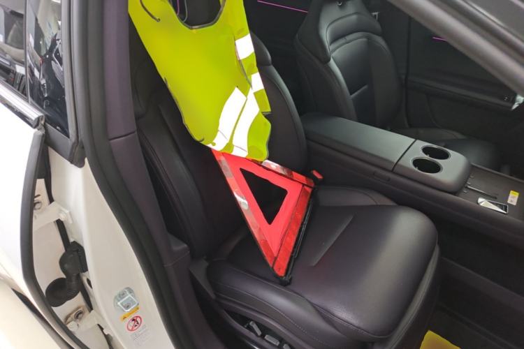 Used Avatr 06 2025 Ultra Pure Electric Edition Right Front Seat