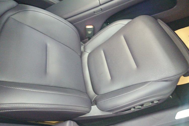 Used Avatr 06 2025 Ultra Pure Electric Edition Right Front Seat