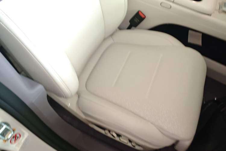 Used Avatr 06 2025 Max All-Electric Version Right Front Seat