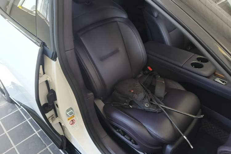 Used Avatr 06 2025 Ultra Pure Electric Edition Right Front Seat