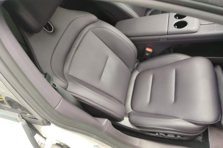 Used Avatr 06 2025 Ultra Pure Electric Edition Right Front Seat