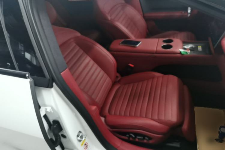 Used Avatr 06 2025 Ultra Pure Electric Edition Right Front Seat