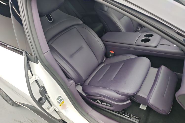 Used Avatr 06 2025 Ultra Pure Electric Edition Right Front Seat