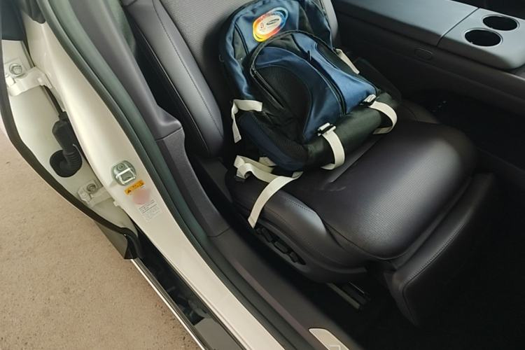 Used Avatr 06 2025 Ultra Pure Electric Edition Right Front Seat