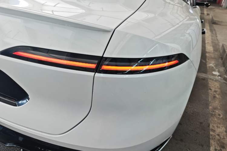 Used Avatr 06 2025 Ultra Pure Electric Edition Right Rear Taillight