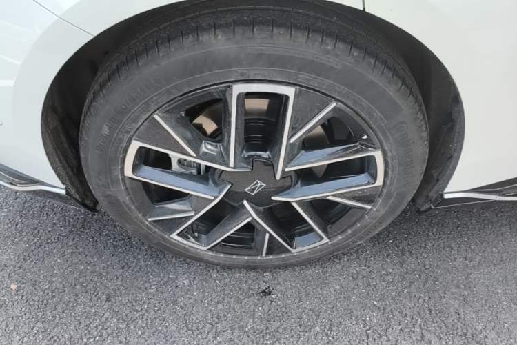 Used Avatr 06 2025 Max All-Electric Version Right Rear Wheel Hub