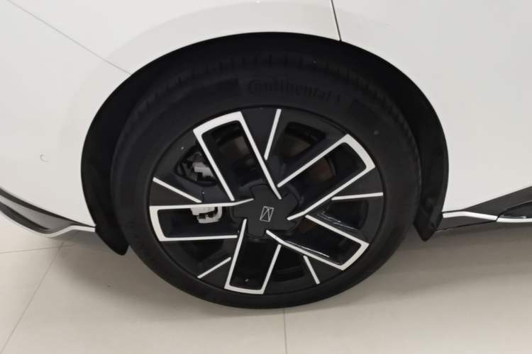 Used Avatr 06 2025 Ultra Pure Electric Edition Right Rear Wheel Hub
