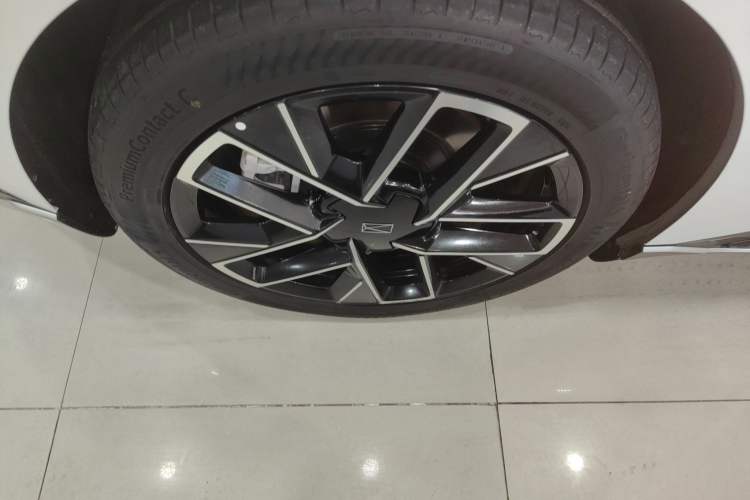 Used Avatr 06 2025 Ultra Pure Electric Edition Right Rear Wheel Hub