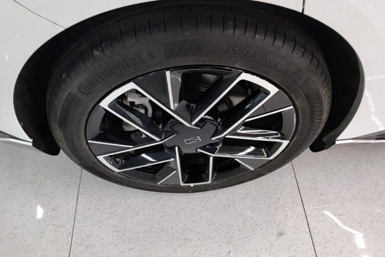 Used Avatr 06 2025 Ultra Pure Electric Edition Right Rear Wheel Hub