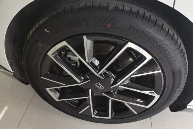 Used Avatr 06 2025 Max Extended-Range Edition Right Rear Wheel Hub