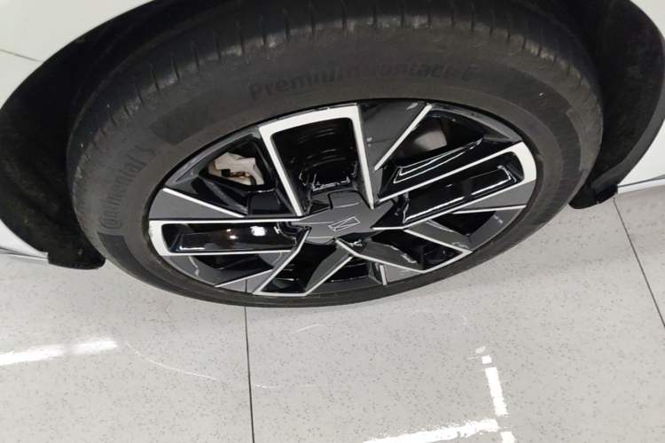 Used Avatr 06 2025 Ultra Pure Electric Edition Right Rear Wheel Hub