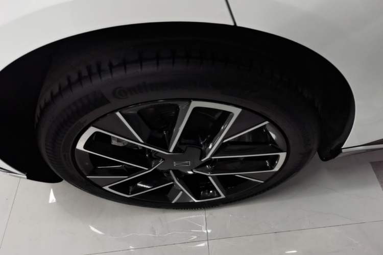 Used Avatr 06 2025 Ultra Pure Electric Edition Right Rear Wheel Hub