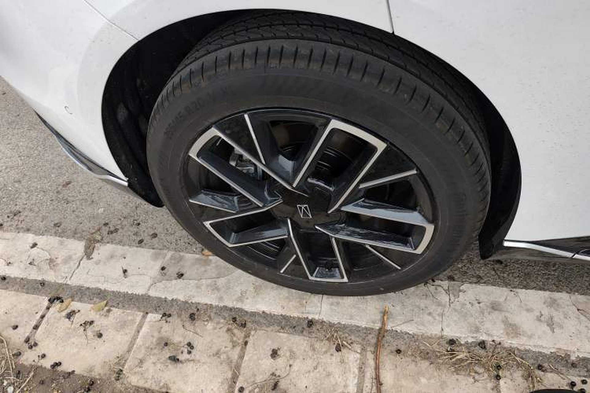 Used Avatr 06 2025 Max All-Electric Version Right Rear Wheel Hub