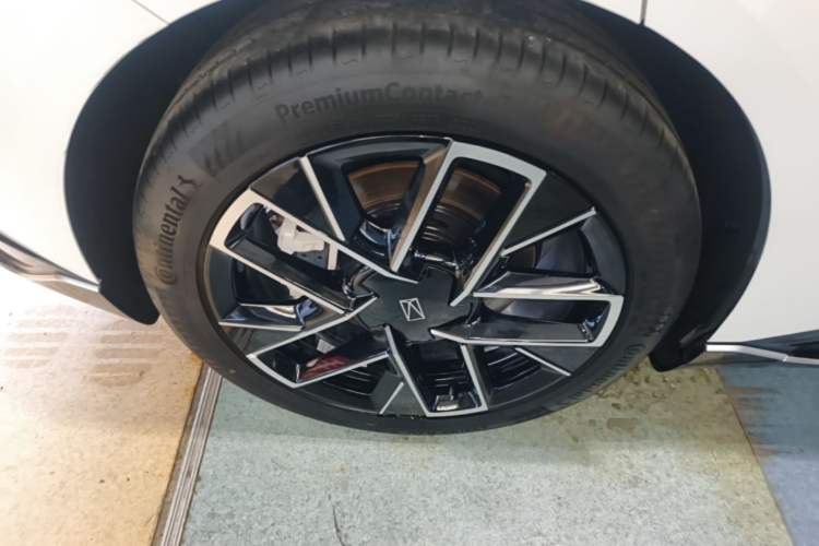 Used Avatr 06 2025 Ultra Pure Electric Edition Right Rear Wheel Hub
