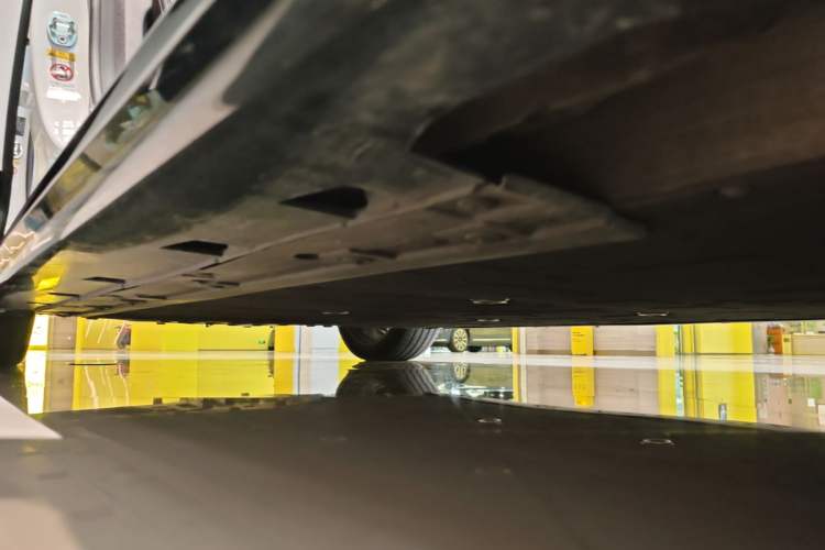 Used Avatr 06 2025 Ultra Pure Electric Edition Right Side Sill