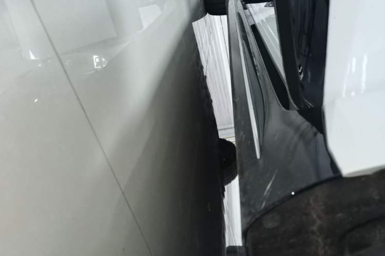 Used Avatr 06 2025 Ultra Pure Electric Edition Right Side Sill