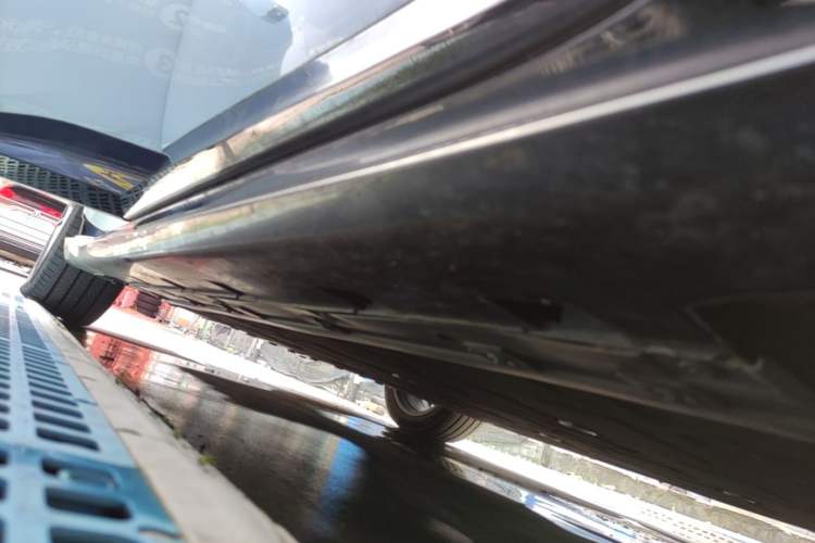 Used Avatr 06 2025 Ultra Pure Electric Edition Right Side Sill