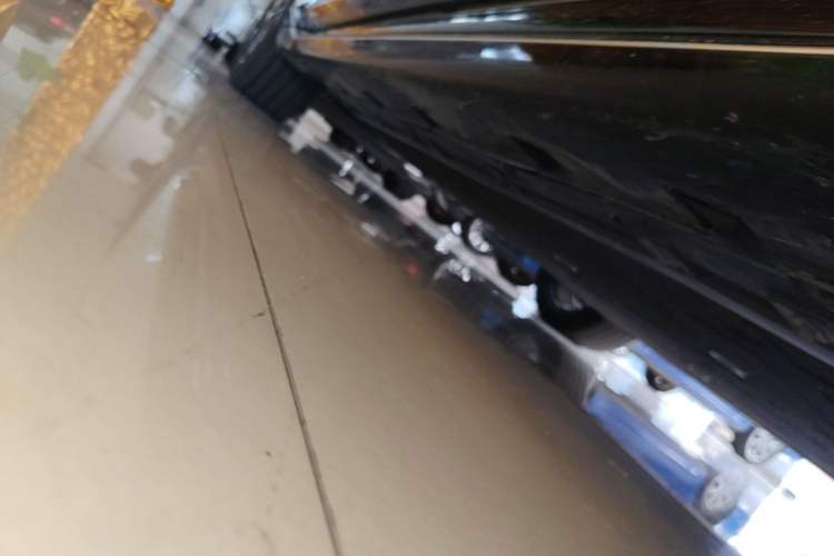 Used Avatr 06 2025 Ultra Pure Electric Edition Right Side Sill