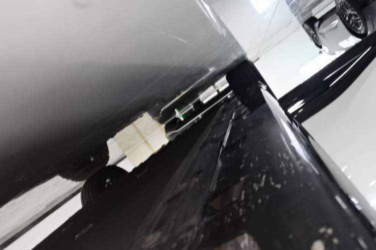 Used Avatr 06 2025 Ultra Pure Electric Edition Right Side Sill