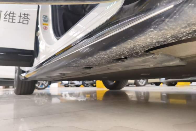 Used Avatr 06 2025 Ultra Pure Electric Edition Right Side Sill