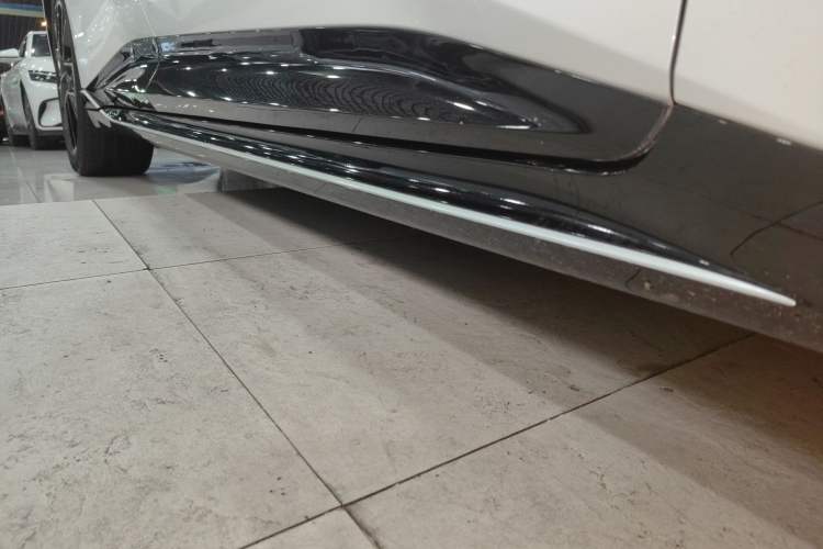 Used Avatr 06 2025 Ultra Pure Electric Edition Right Side Sill