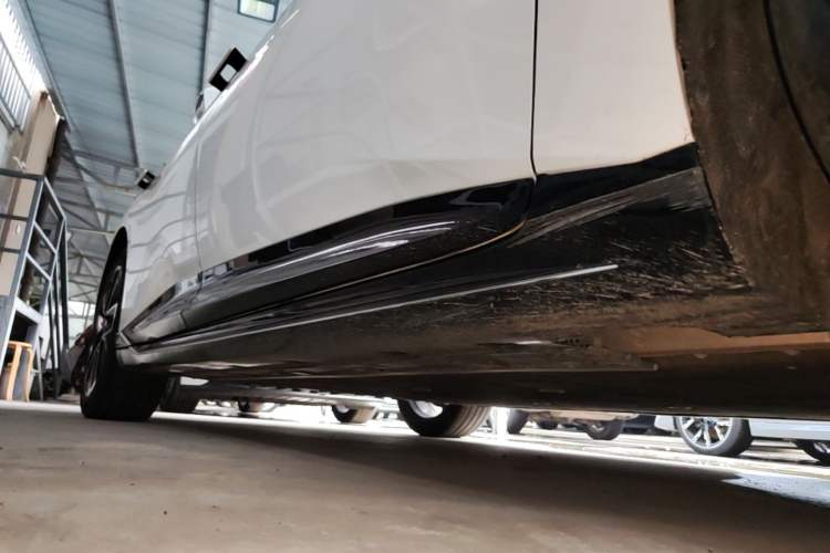 Used Avatr 06 2025 Ultra Pure Electric Edition Right Side Sill